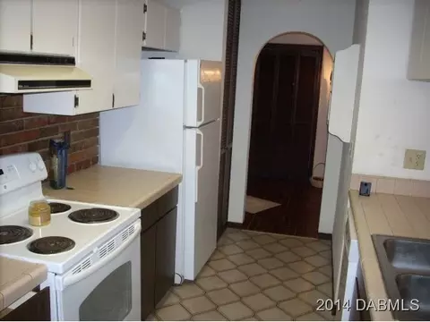 802 Lucerne Cir, Ormond Beach, FL 32174 photo 4