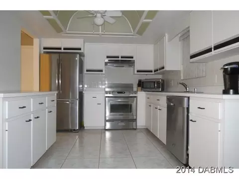 3215 Royal Palm Dr, Edgewater, FL 32141 photo 2