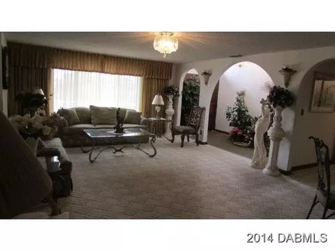 1 Sandra Dr, Ormond Beach, FL 32176 photo 4