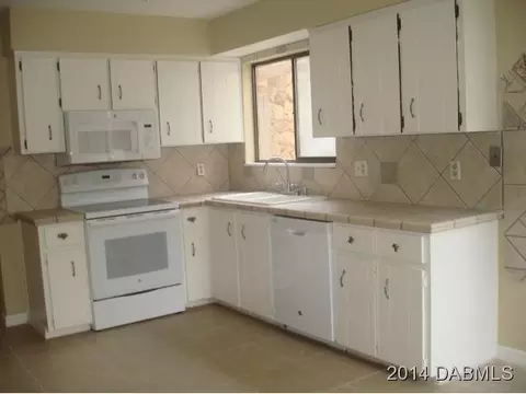 36 Snaresbrook Ct, Ormond Beach, FL 32174 photo 3