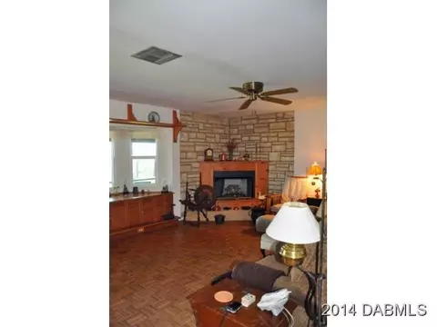 9 Pelican Ln, Edgewater, FL 32141 photo 8