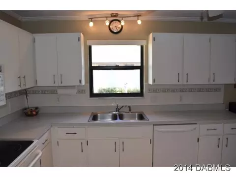 4 Carson Dr, Ormond Beach, FL 32174 photo 4