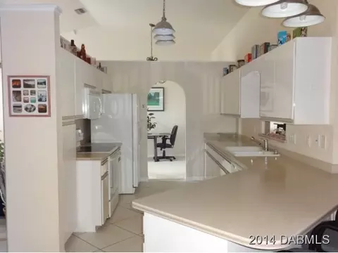 2504 Glenwood Dr, Edgewater, FL 32141 photo 3