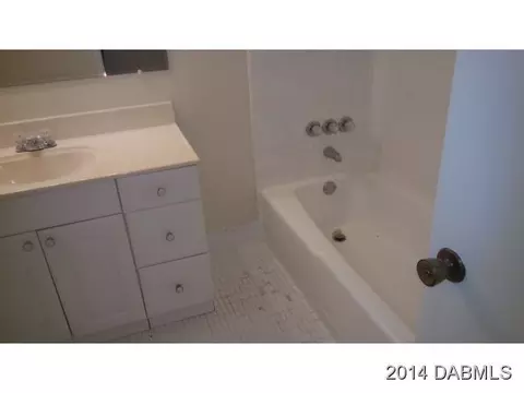 64 Broadmoor Cir, Ormond Beach, FL 32174 photo 9