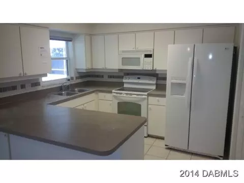 64 Broadmoor Cir, Ormond Beach, FL 32174 photo 2