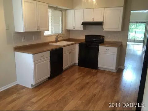 230 Coventry Ct, Ormond Beach, FL 32174 photo 4