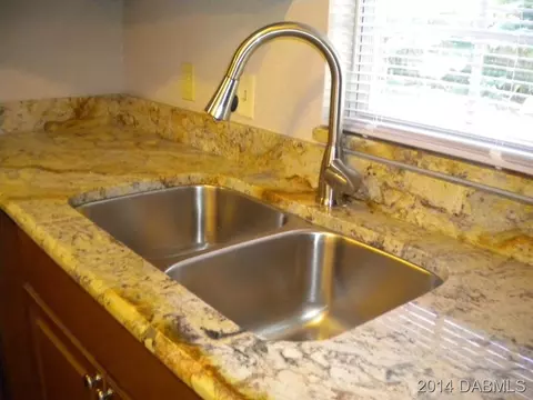 515 Laurel Dr, Ormond Beach, FL 32174 photo 5