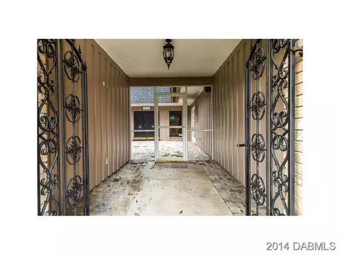 9 Twin River Dr, Ormond Beach, FL 32174 photo 2