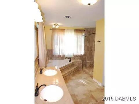 33 Warwick Ave, Ormond Beach, FL 32174 photo 9