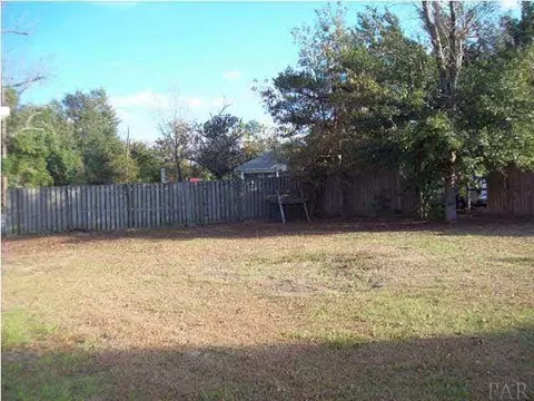 5025 Canal St, Milton, FL 32570 photo 11