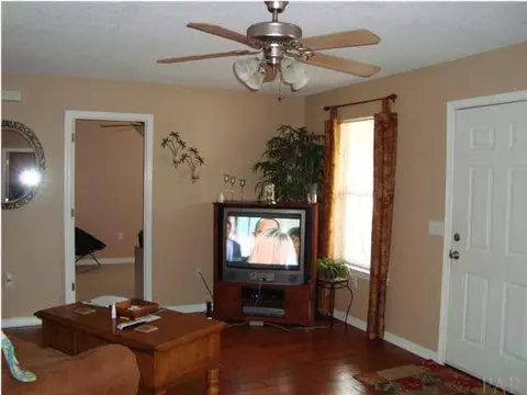 6237 Fox Run St, Milton, FL 32583 photo 2