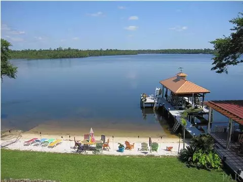 7464 Lakeside Dr, Milton, FL 32583 photo 1
