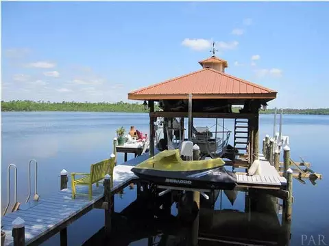 7464 Lakeside Dr, Milton, FL 32583 photo 4