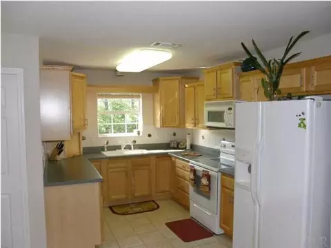 2153 Mykell Dr, Milton, FL 32583 photo 3