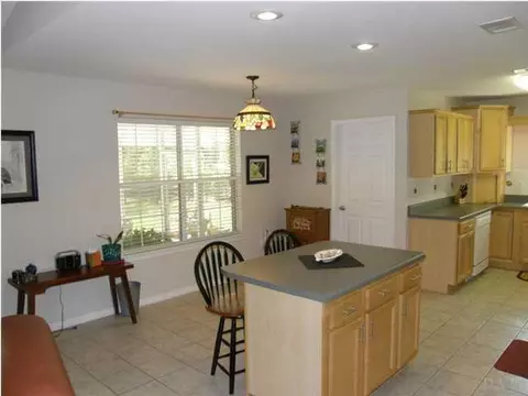 2153 Mykell Dr, Milton, FL 32583 photo 4