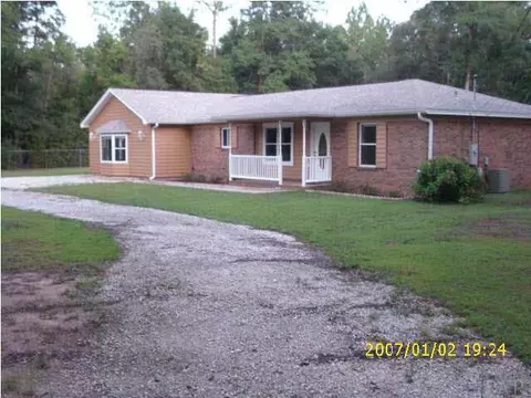 6237 Banyan Dr, Milton, FL 32570 photo 2