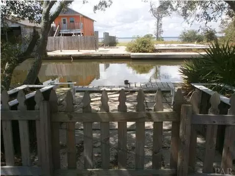 285 Katie St, Milton, FL 32583 photo 3