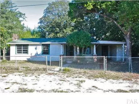 5249 Peacock Dr, Milton, FL 32570 photo 1