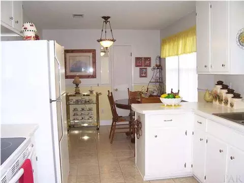 2152 Parker Rd, Cantonment, FL 32533 photo 4