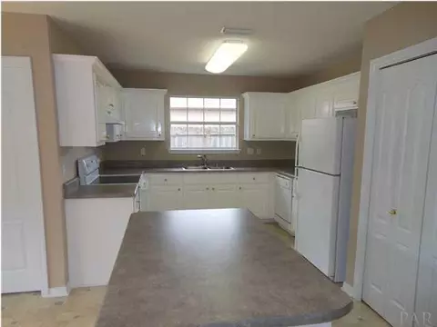 6016 Jameson Cr, Pace, FL 32571 photo 3