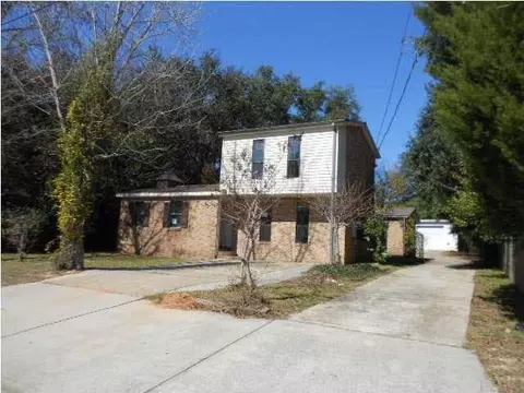 6412 Simpson Dr, Milton, FL 32570 photo 1