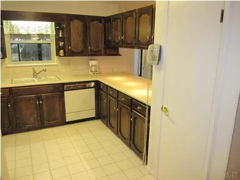 5320 Casper Cir, Milton, FL 32570 photo 9