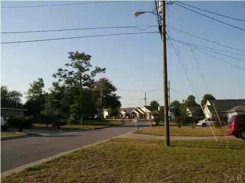 5942 Herlong Dr, Milton, FL 32570 photo 3