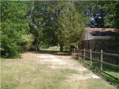 5677 Henley Rd, Milton, FL 32570 photo 2