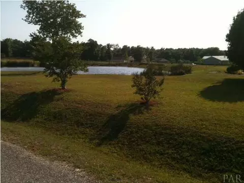 5426 Moonlight Dr, Milton, FL 32570 photo 2