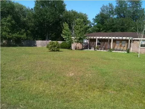 5426 Moonlight Dr, Milton, FL 32570 photo 1