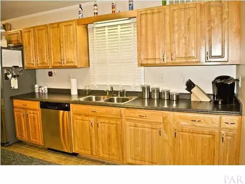 602 E Laurel St, Atmore, AL 36502 photo 9