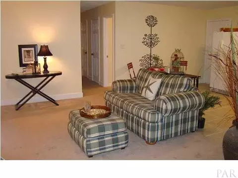 4233 Queens Ct, Pace, FL 32571 photo 4