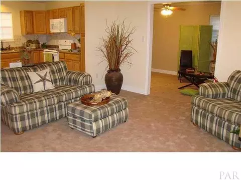 4233 Queens Ct, Pace, FL 32571 photo 3