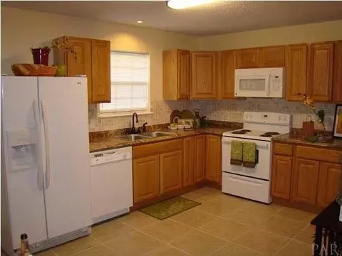 4233 Queens Ct, Pace, FL 32571 photo 6