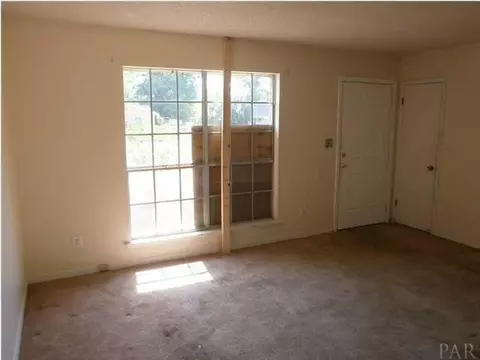 4209 Queens Ct, Pace, FL 32571 photo 4