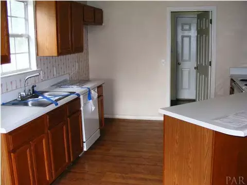 2017 Commodore St, Navarre, FL 32566 photo 2