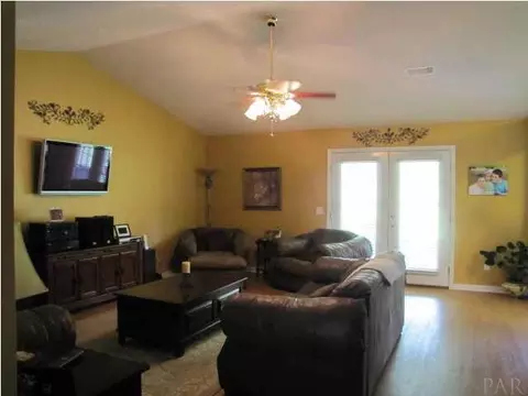 138 Countri Ln, Cantonment, FL 32533 photo 3
