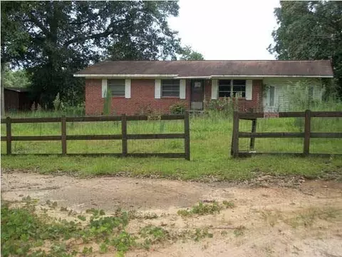 555 Cedar Tree Ln, Cantonment, FL 32533 photo 1