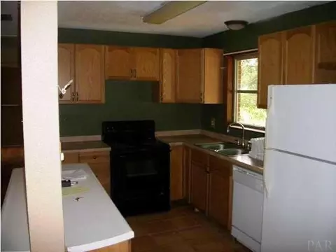 555 Cedar Tree Ln, Cantonment, FL 32533 photo 3