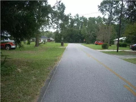 5422 Pine Ridge Dr, Milton, FL 32570 photo 3
