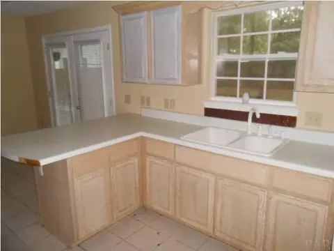 7031 Dorr St, Milton, FL 32583 photo 9