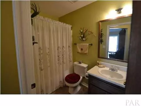 5762 Eagle Dr, Milton, FL 32570 photo 11