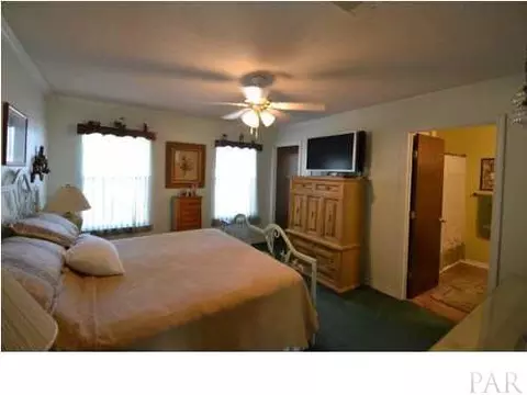 5762 Eagle Dr, Milton, FL 32570 photo 13