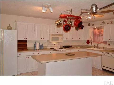 281 S Garcon Point Rd, Milton, FL 32583 photo 5