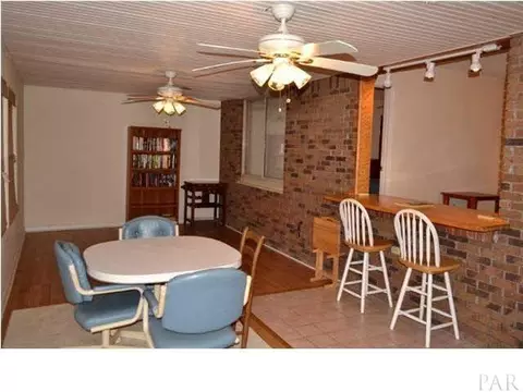 281 S Garcon Point Rd, Milton, FL 32583 photo 8