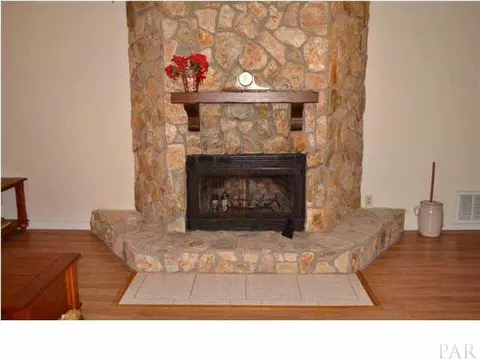 281 S Garcon Point Rd, Milton, FL 32583 photo 6