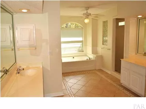 4252 E Sandy Bluff Dr, Gulf Breeze, FL 32563 photo 15