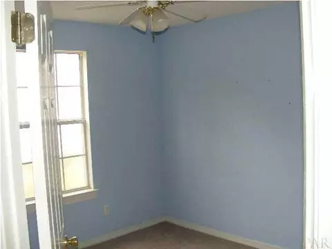 5486 Chantilly Cir, Milton, FL 32583 photo 4
