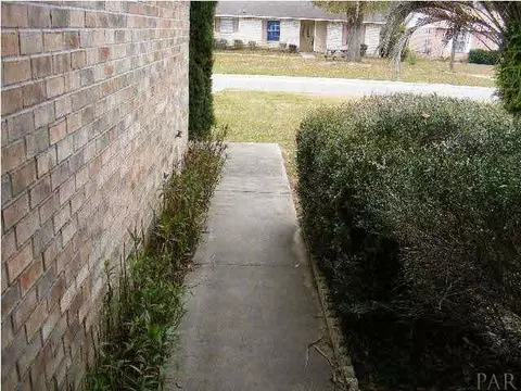 5486 Chantilly Cir, Milton, FL 32583 photo 8