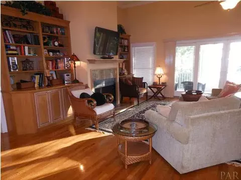 5521 Bay Meadows Dr, Milton, FL 32583 photo 2